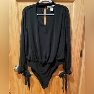 Madeline & Monroe black open sleeve body suit NWOT never worn size 1x